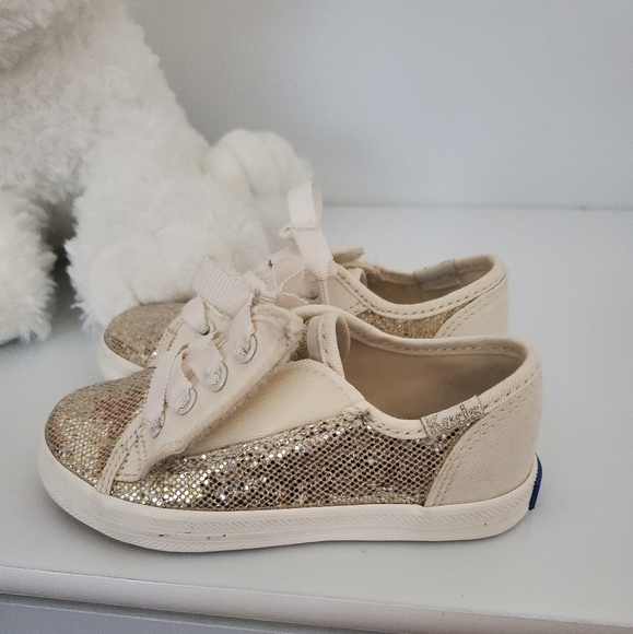 Sneakers - Picture 4 of 4